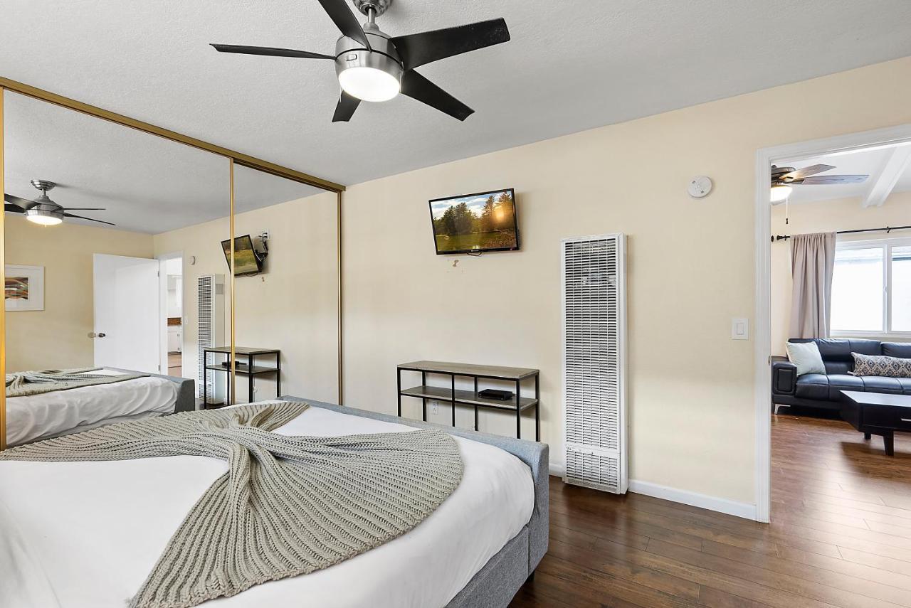 Hébergement de vacances Pacific Paradise - Large Patio, Hot Tub, Short Walk To Beach, & Parking *