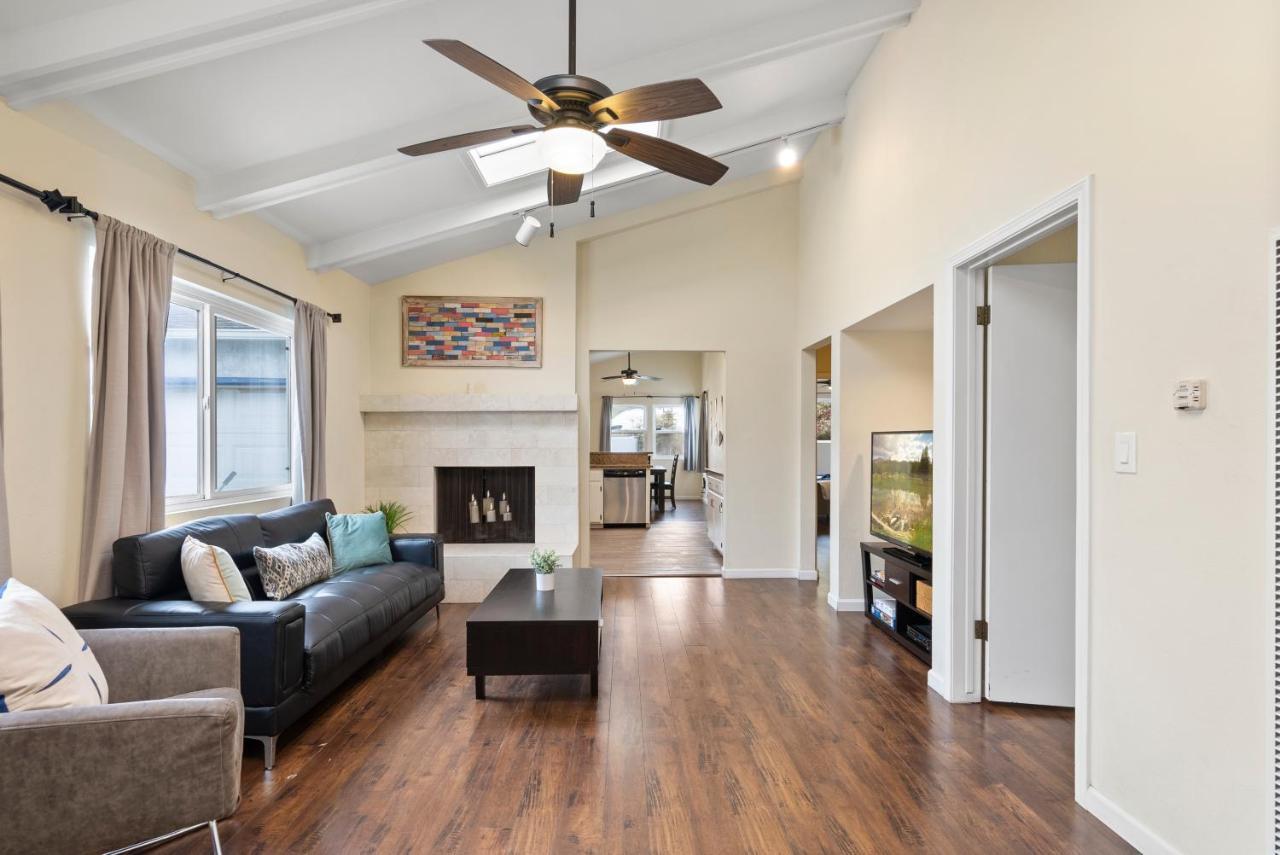 Pacific Paradise - Large Patio, Hot Tub, Short Walk To Beach, & Parking *